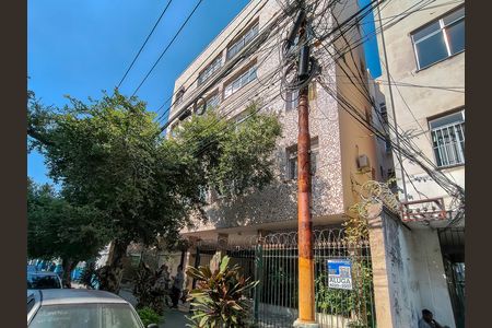 Fachada e portaria de apartamento para alugar com 2 quartos, 75m² em Vila Isabel, Rio de Janeiro