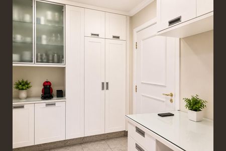 Apartamento à venda com 138m², 4 quartos e 3 vagas Apartamento à venda com 138m², 4 quartos e 3 vagasCozinha