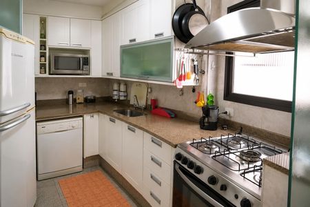 Apartamento à venda com 138m², 4 quartos e 3 vagas Apartamento à venda com 138m², 4 quartos e 3 vagasCozinha