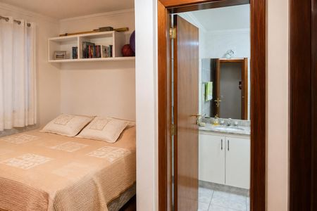 Apartamento à venda com 138m², 4 quartos e 3 vagas Apartamento à venda com 138m², 4 quartos e 3 vagasSuíte