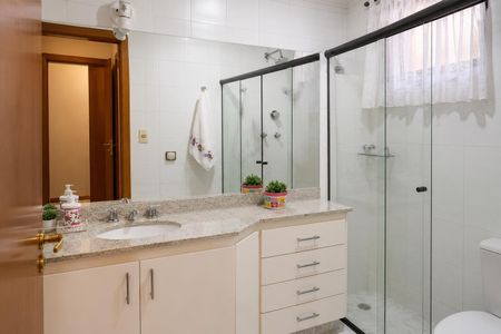 Apartamento à venda com 138m², 4 quartos e 3 vagas Apartamento à venda com 138m², 4 quartos e 3 vagasBanheiro da Suíte