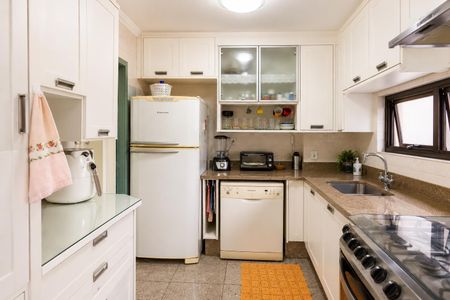 Apartamento à venda com 138m², 4 quartos e 3 vagas Apartamento à venda com 138m², 4 quartos e 3 vagasCozinha
