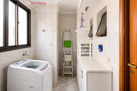 Apartamento à venda com 138m², 4 quartos e 3 vagas Apartamento à venda com 138m², 4 quartos e 3 vagasÁrea de serviço