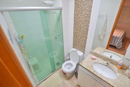 Banheiro de apartamento à venda com 2 quartos, 89m² em QNC 1, Brasília