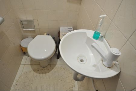 Casa à venda com 102m², 2 quartos e 1 vagaBanheiro de serviço