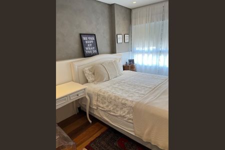 Quarto de apartamento à venda com 3 quartos, 213m² em Cambuí, Campinas