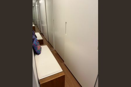 Apartamento à venda com 213m², 3 quartos e 4 vagasBanheiro