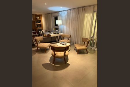 Apartamento à venda com 213m², 3 quartos e 4 vagasSala de Jantar