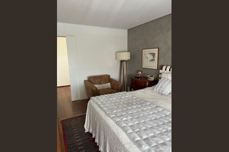 Apartamento à venda com 213m², 3 quartos e 4 vagasQuarto 