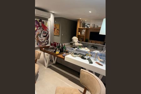 Sala de apartamento à venda com 3 quartos, 213m² em Cambuí, Campinas