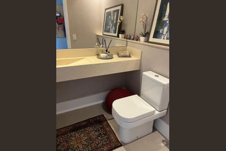 Apartamento à venda com 213m², 3 quartos e 4 vagasBanheiro