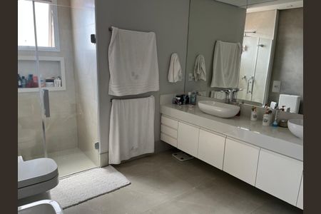 Apartamento à venda com 213m², 3 quartos e 4 vagasBanheiro