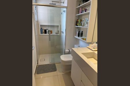 Apartamento à venda com 213m², 3 quartos e 4 vagasBanheiro 