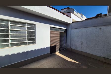 Casa para alugar com 150m², 2 quartos e 3 vagas Casa para alugar com 150m², 2 quartos e 3 vagasArea de serviço
