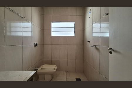 Casa para alugar com 150m², 2 quartos e 3 vagas Casa para alugar com 150m², 2 quartos e 3 vagasBanheiro