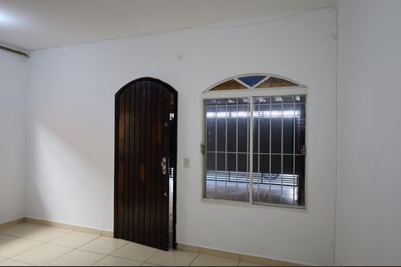 Casa à venda com 125m², 2 quartos e 2 vagasSala