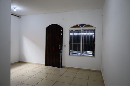 Casa à venda com 125m², 2 quartos e 2 vagasSala