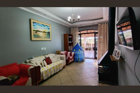 Casa para alugar com 4 quartos, 400m² em Jardim Imperador, Suzano