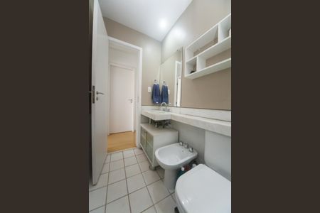 Casa de condomínio à venda com 173m², 3 quartos e 2 vagas Casa de condomínio à venda com 173m², 3 quartos e 2 vagasBanheiro Social