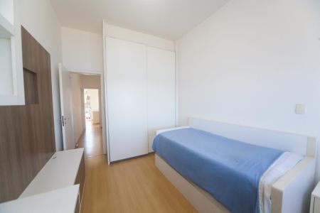 Casa de condomínio à venda com 173m², 3 quartos e 2 vagas Casa de condomínio à venda com 173m², 3 quartos e 2 vagasquarto 1