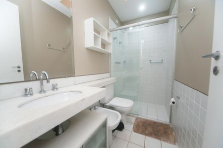Casa de condomínio à venda com 173m², 3 quartos e 2 vagas Casa de condomínio à venda com 173m², 3 quartos e 2 vagasBanheiro Social