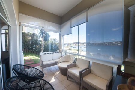 Casa de condomínio à venda com 173m², 3 quartos e 2 vagas Casa de condomínio à venda com 173m², 3 quartos e 2 vagasVaranda da Sala