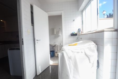 Casa de condomínio à venda com 173m², 3 quartos e 2 vagas Casa de condomínio à venda com 173m², 3 quartos e 2 vagasÁrea de Serviço
