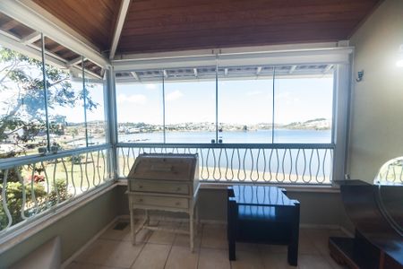 Casa de condomínio à venda com 173m², 3 quartos e 2 vagas Casa de condomínio à venda com 173m², 3 quartos e 2 vagasVaranda suite 2