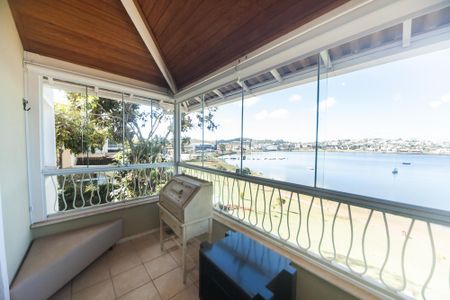 Casa de condomínio à venda com 173m², 3 quartos e 2 vagas Casa de condomínio à venda com 173m², 3 quartos e 2 vagasVaranda suite 2