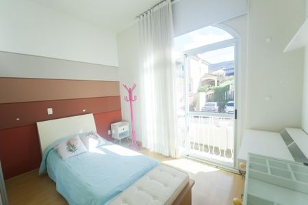 Casa de condomínio à venda com 173m², 3 quartos e 2 vagas Casa de condomínio à venda com 173m², 3 quartos e 2 vagassuite