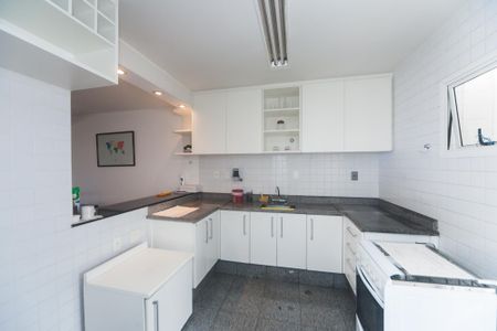 Casa de condomínio à venda com 173m², 3 quartos e 2 vagas Casa de condomínio à venda com 173m², 3 quartos e 2 vagasCozinha