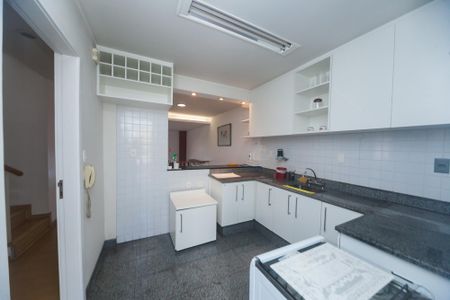 Casa de condomínio à venda com 173m², 3 quartos e 2 vagas Casa de condomínio à venda com 173m², 3 quartos e 2 vagasCozinha