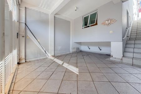Garagem de casa à venda com 4 quartos, 220m² em Jardim da Gloria, São Paulo