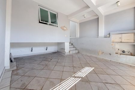 Garagem de casa à venda com 4 quartos, 220m² em Jardim da Gloria, São Paulo