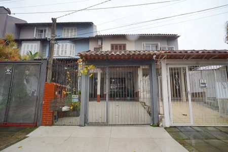 Fachada  de casa para alugar com 2 quartos, 130m² em Aberta dos Morros, Porto Alegre