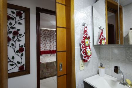 Banheiro Social de apartamento para alugar com 2 quartos, 55m² em Taquara, Rio de Janeiro