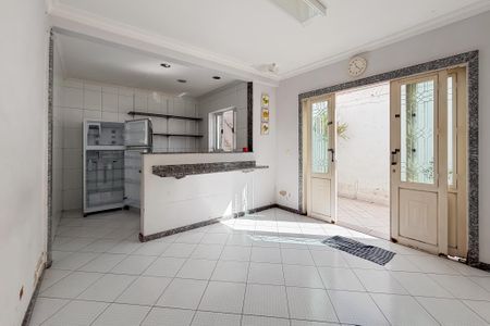Cozinha de casa para alugar com 2 quartos, 180m² em Jardim da Gloria, São Paulo