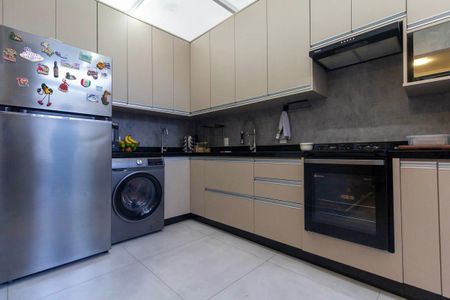 Apartamento à venda com 55m², 2 quartos e 1 vaga Apartamento à venda com 55m², 2 quartos e 1 vagaCozinha e Área de Serviço