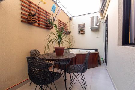 Apartamento à venda com 55m², 2 quartos e 1 vaga Apartamento à venda com 55m², 2 quartos e 1 vagaQuintal
