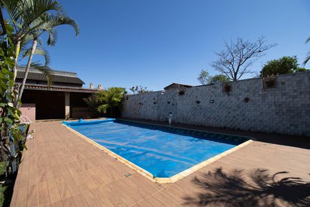 Casa para alugar com 1200m², 6 quartos e 10 vagas Casa para alugar com 1200m², 6 quartos e 10 vagasPiscina