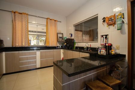 Casa para alugar com 1200m², 6 quartos e 10 vagas Casa para alugar com 1200m², 6 quartos e 10 vagasCozinha