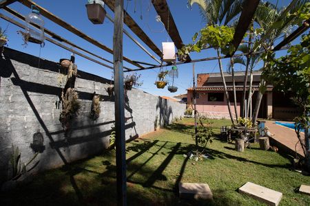 Casa para alugar com 1200m², 6 quartos e 10 vagas Casa para alugar com 1200m², 6 quartos e 10 vagasQuintal