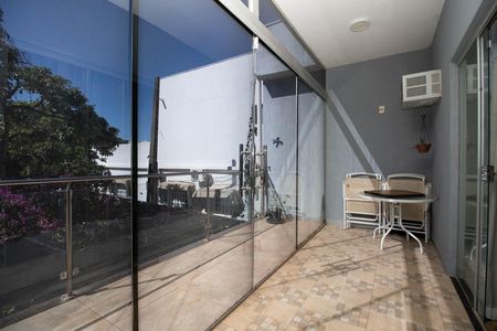 Casa para alugar com 1200m², 6 quartos e 10 vagas Casa para alugar com 1200m², 6 quartos e 10 vagasSacada