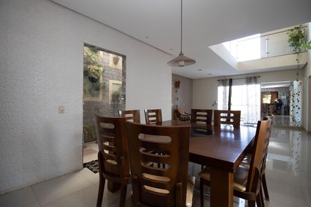 Casa para alugar com 1200m², 6 quartos e 10 vagas Casa para alugar com 1200m², 6 quartos e 10 vagasSala 1