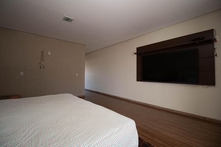 Casa para alugar com 1200m², 6 quartos e 10 vagas Casa para alugar com 1200m², 6 quartos e 10 vagasSuíte Master