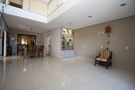 Casa para alugar com 1200m², 6 quartos e 10 vagas Casa para alugar com 1200m², 6 quartos e 10 vagasSala 1
