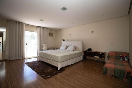 Casa para alugar com 1200m², 6 quartos e 10 vagas Casa para alugar com 1200m², 6 quartos e 10 vagasSuíte Master