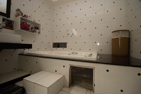 Casa para alugar com 1200m², 6 quartos e 10 vagas Casa para alugar com 1200m², 6 quartos e 10 vagasBanheiro da Suíte Master