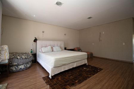 Casa para alugar com 1200m², 6 quartos e 10 vagas Casa para alugar com 1200m², 6 quartos e 10 vagasSuíte Master