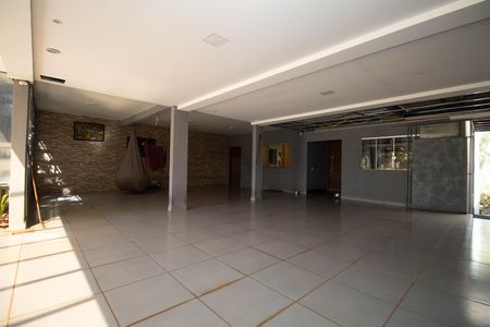 Casa para alugar com 1200m², 6 quartos e 10 vagas Casa para alugar com 1200m², 6 quartos e 10 vagasGaragem